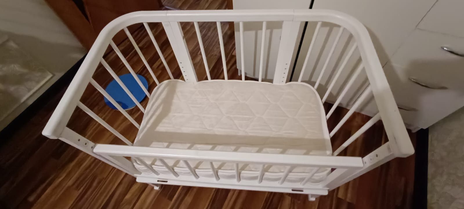 Детская приставная кроватка