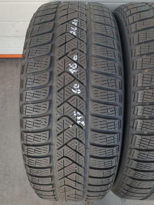 Зимни гуми 4 броя PIRELLI SottoZero3 215 60 R16 дот 2621