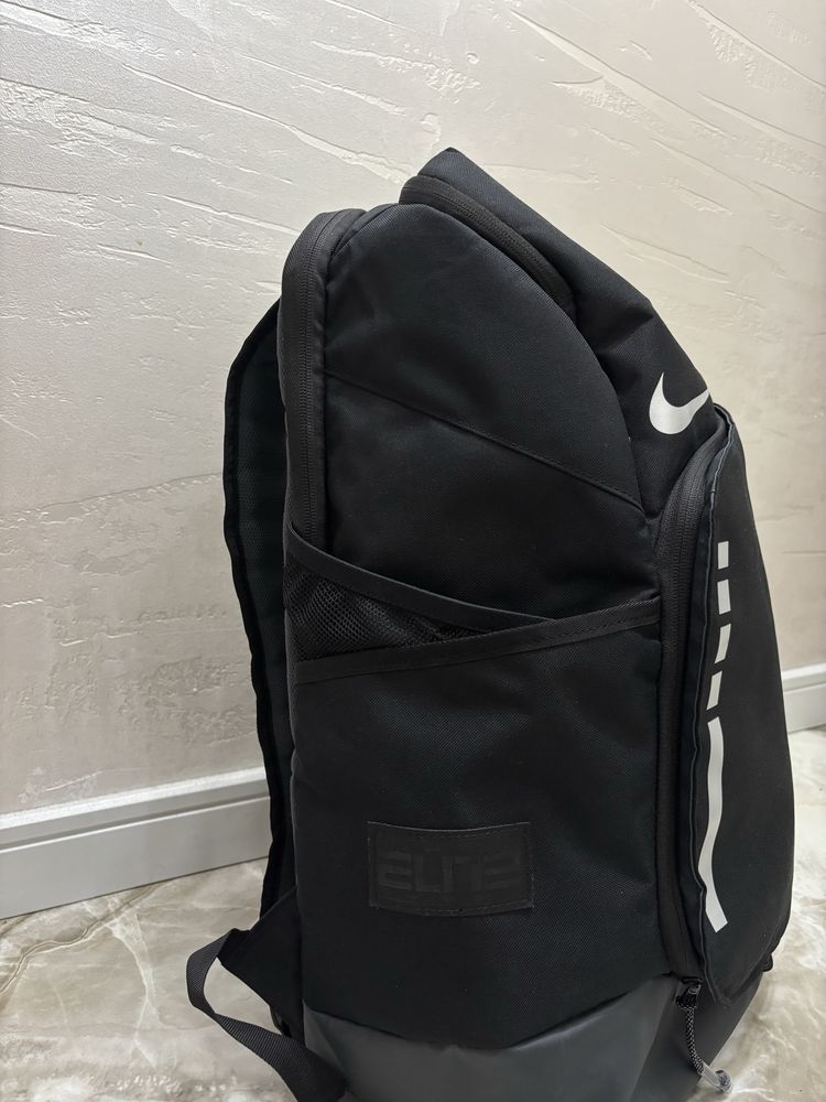 Nike Elite Bag