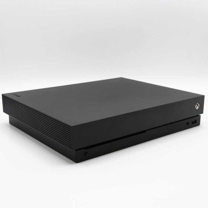 Consola Microsoft Xbox One X 1 Tb + Controller | UsedProducts.Ro