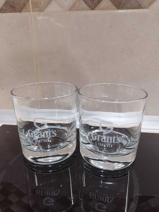 Порцеланови и стъклени сервизи за течности