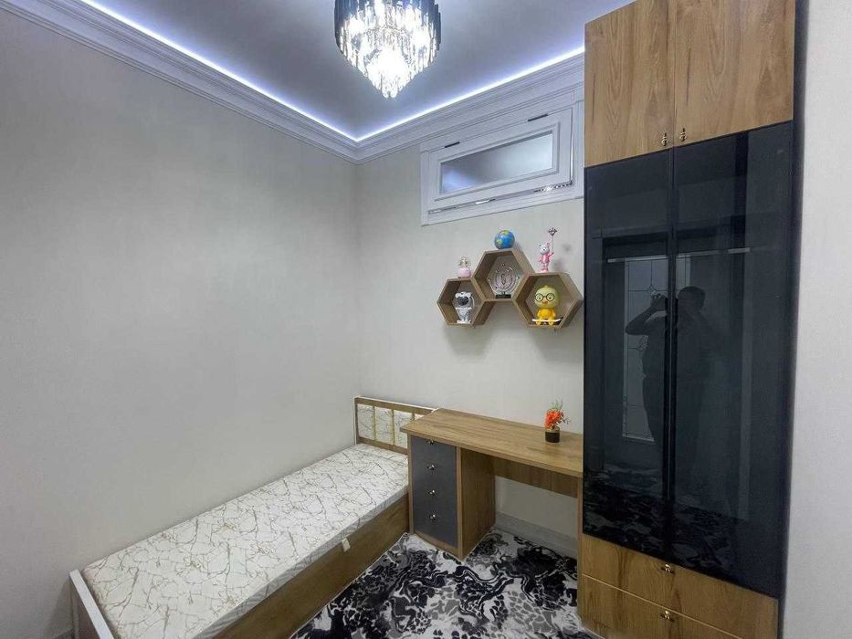 731 4хкомнатная квартира на продажу  на 0,5 этаже, ориентир: Геофизика