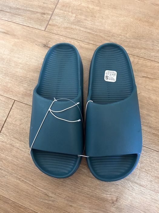 Vand slapi nike noi cu etc