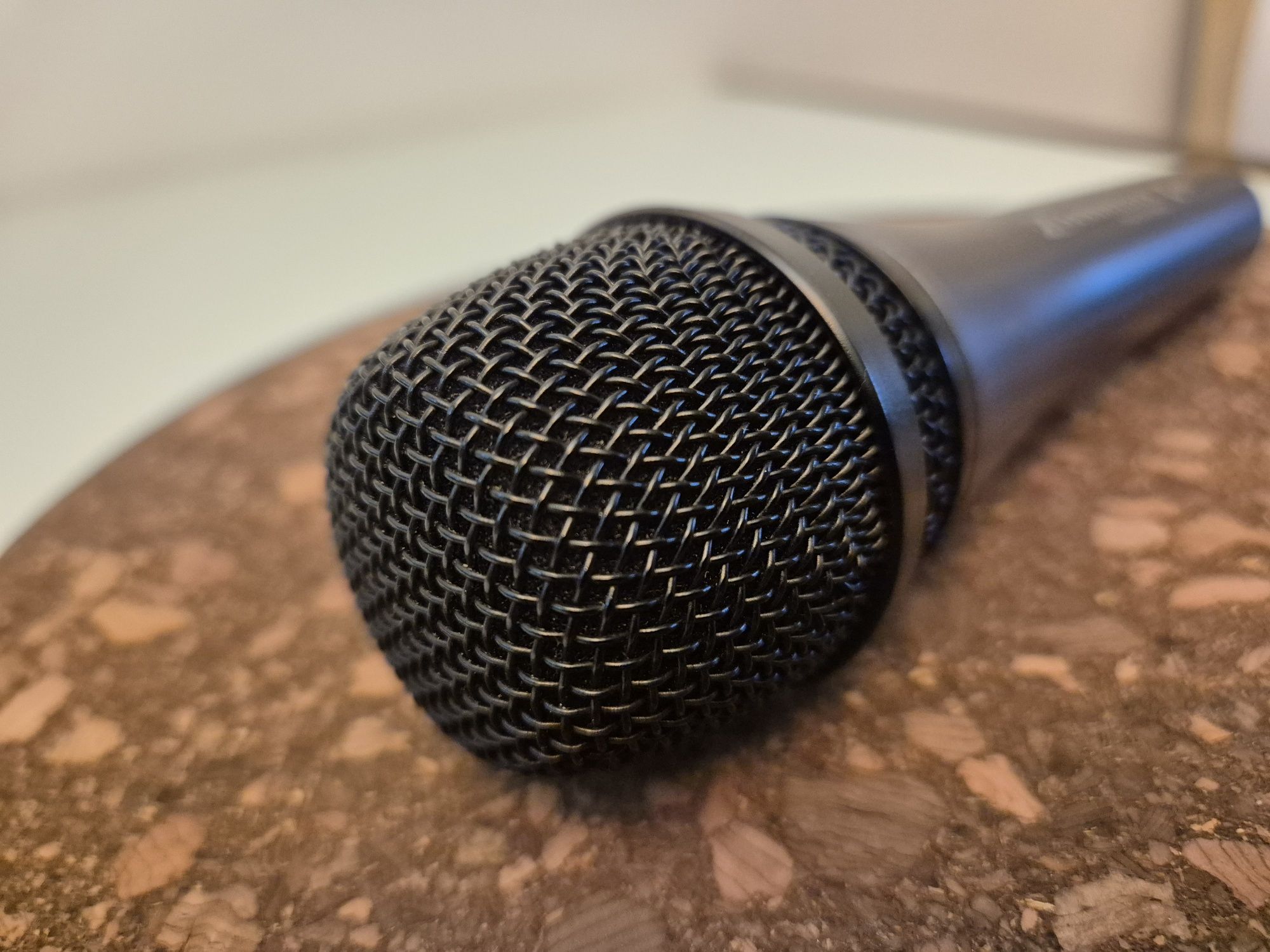 Микрофон Sennheiser e835