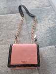 Geanta crossbody Guess noua, originala, roz