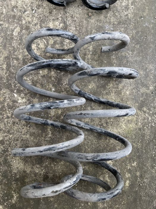 Комплект пружини от Голф 5 1.9 тди