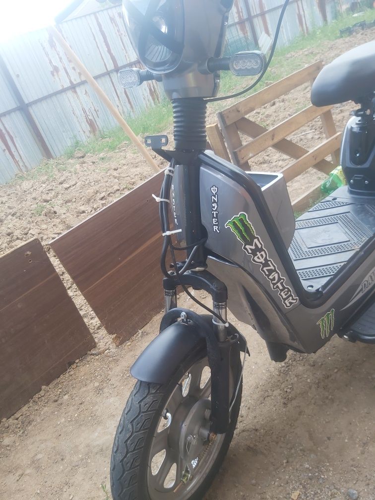Продаётся электро скутер  Davi полностью на ходу.