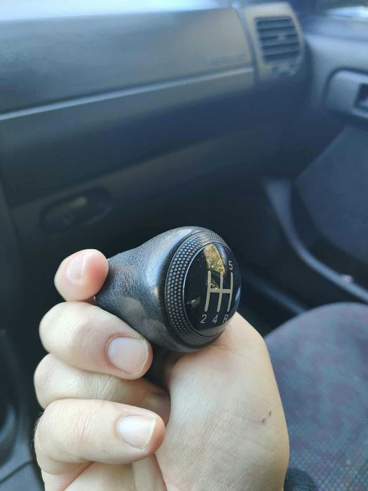 Темпомат за Ауди а4В5,и Топка за скоростен лост-цена 10лв.