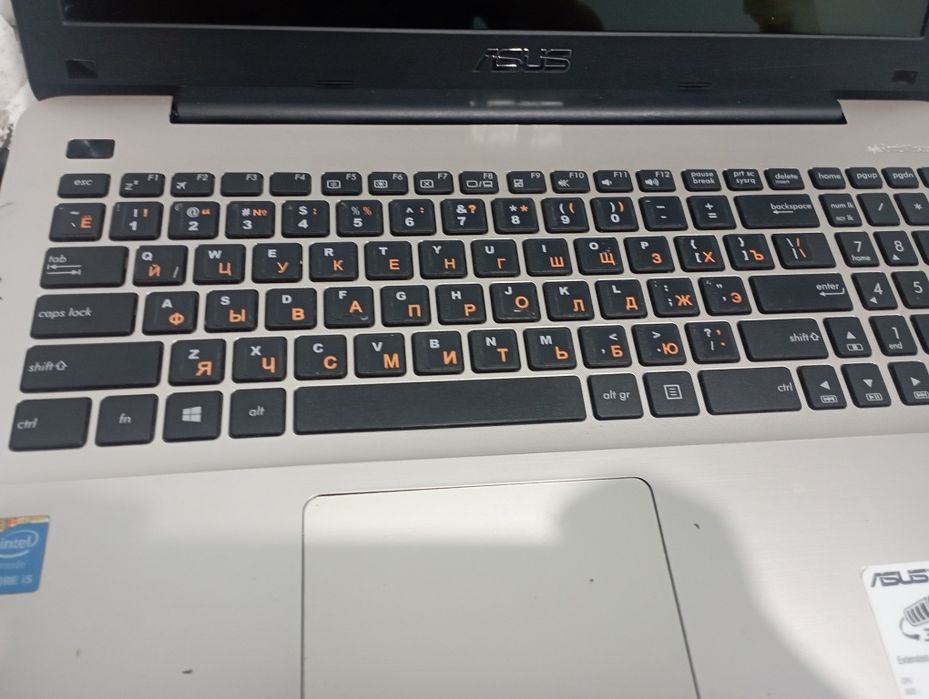 Asus noutbuk sotiladi 100 $
