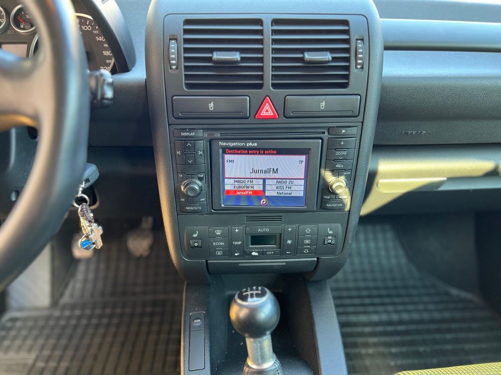 Audi A2 1.6 FSI | 2004 | Benzină | Culoare Galbenă

---

Audi A2