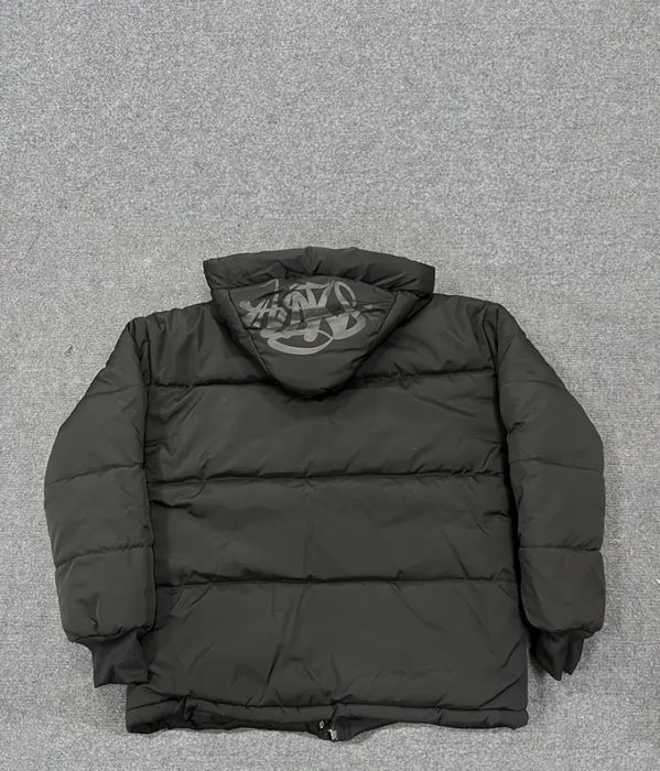 syna world яке S черно