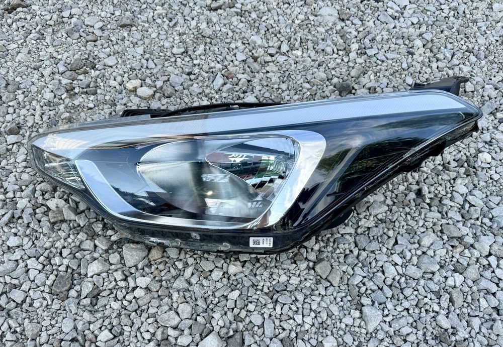Ляв фар за части за Hyundai i 20/ Хюндай и 20 2015 г.
