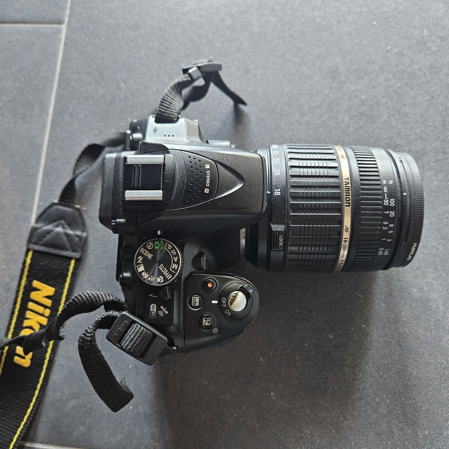 Vând sau Schimb Nikon D5300