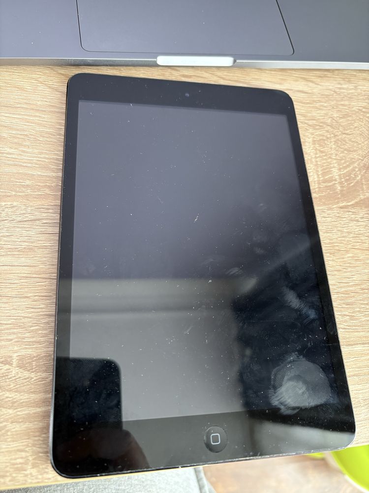 Ipad mini 8 gb счупен дисплей