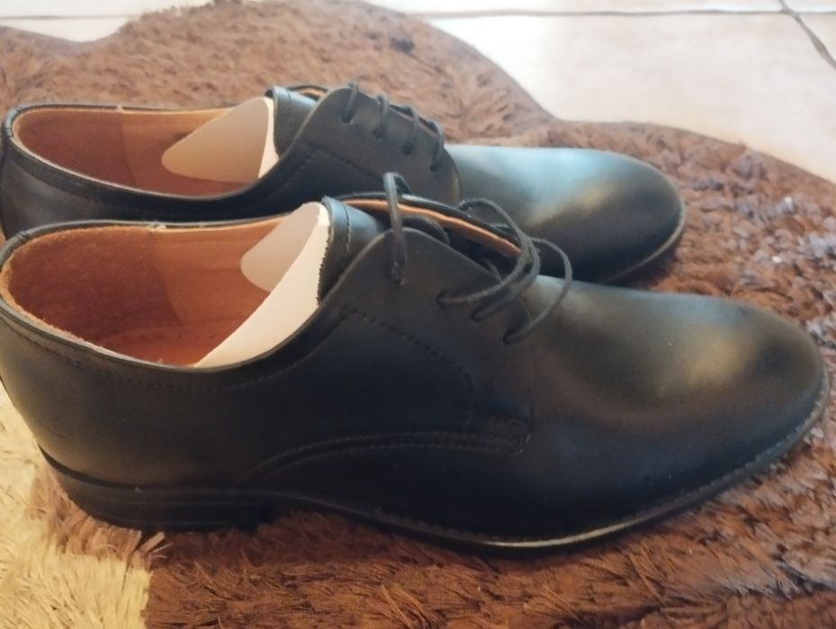 Ghete și pantofi din piele