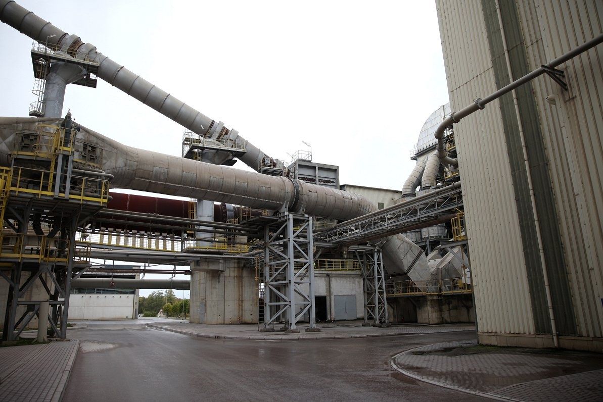 Продается Цементный Завод  1000тонн
