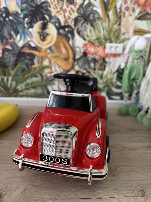 Masinuta electrica de epoca Mercedes 300S ride on