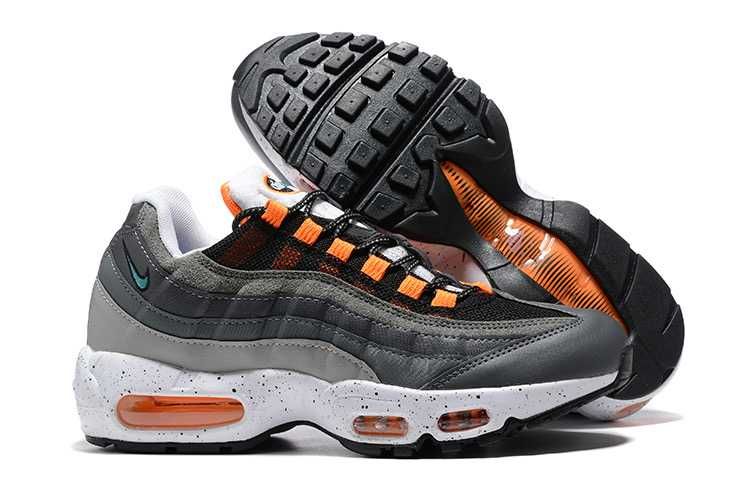 Оригинални маратонки Nike Air Max 95 TT налични 43 номер