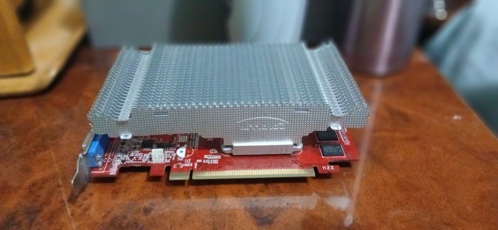 9500Gt 512mb colorfun difeyt yoq ishledi garantiya beraman