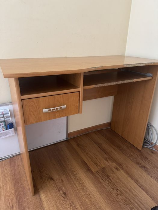 Бюро за детска стая