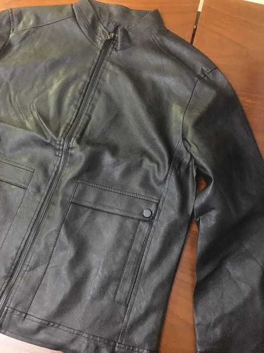 Куртка кожа заменитель  54 размер новая черный цвет