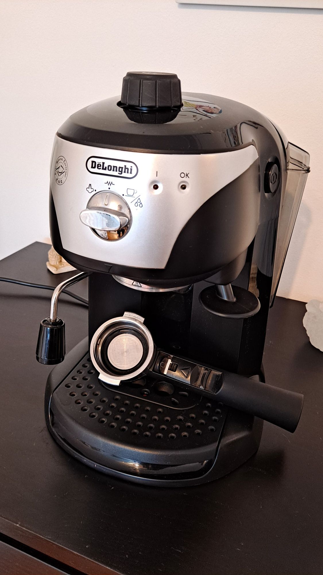 Espressor Delonghi foarte puțin utilizat