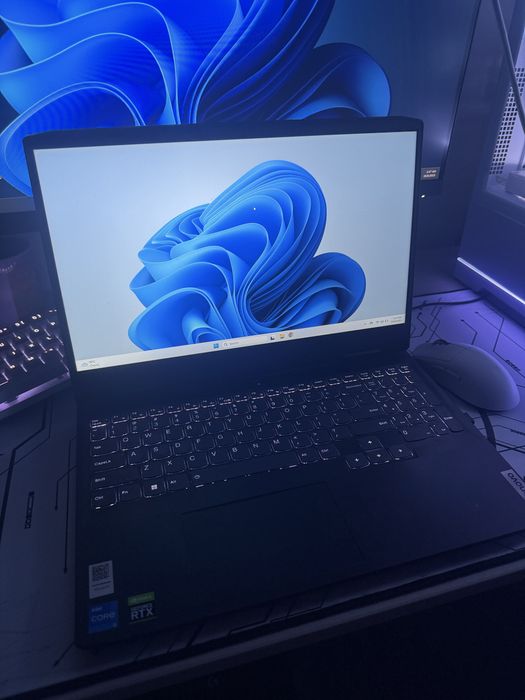 Vand laptop gaming lenovo