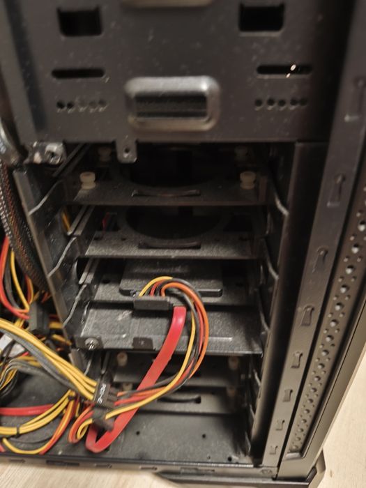 Calculator ,Intel I 5 ,512 rami ,8 GB rami,placa video separată!