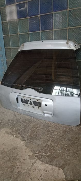 Крышка багажника Тойота спринтер Кариб