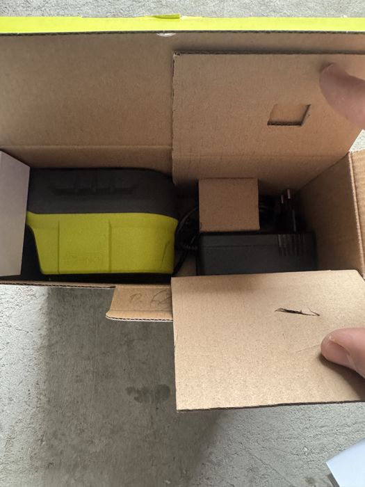 Зарядно устройсто Ryobi 18v Оne+ - Ново