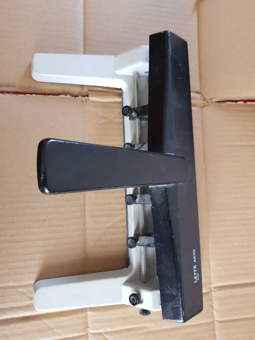 Perforator Leitz 5114 – model profesional, robust