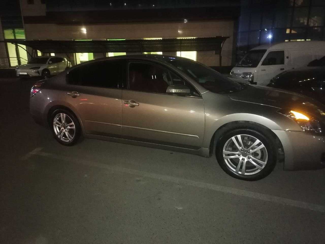 Продаю Ниссан Алтима l32 2008 год