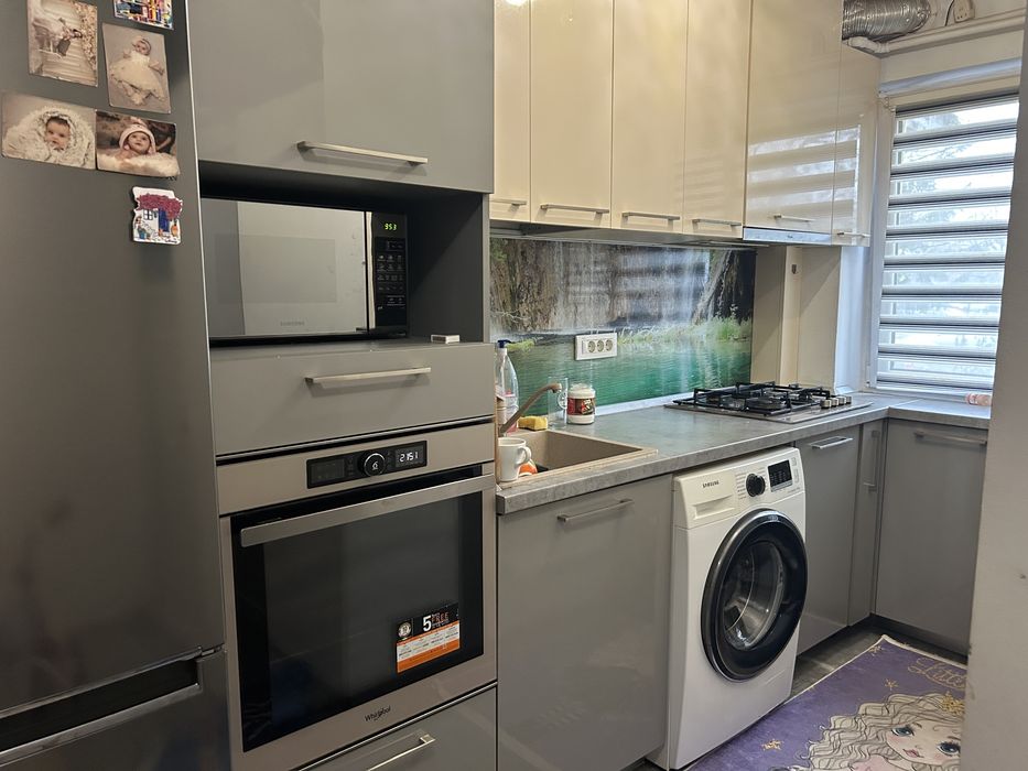 Inchiriez apartament