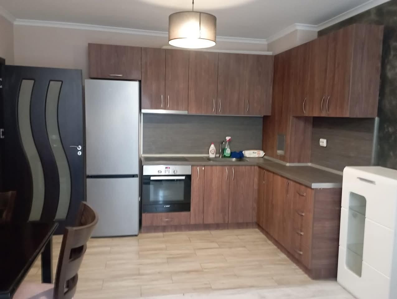 Дава се под наем Тристаен апартамент в Пловдив, Кючук Париж - 73 кв.м за 400 € - Снимка #1