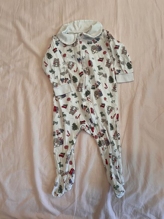 Комплект от коледни дрехи