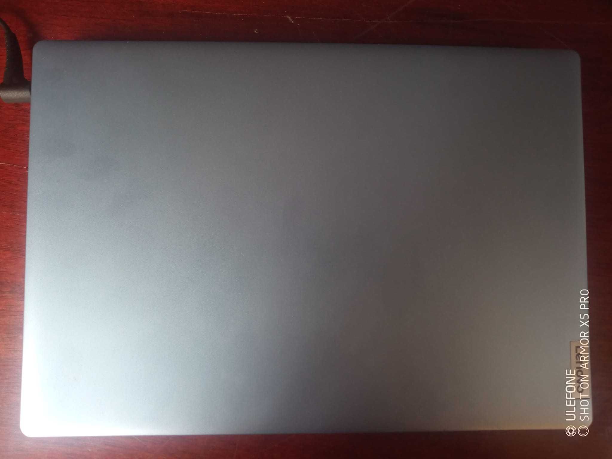 Vand laptop AMD A6  9220e R4 pret 520 lei