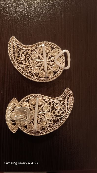 Сребарна стара ръчна брошка