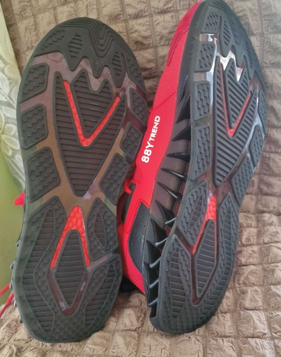 Маратонки нови 42 номер