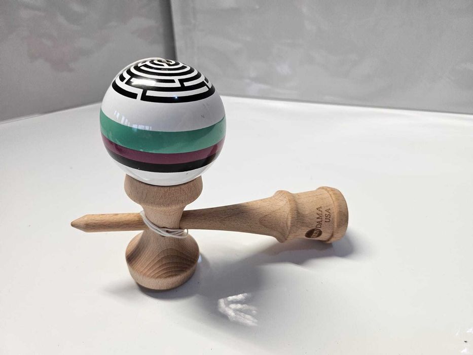 Kendama NOUA USA - bila lucioasa - 18cm