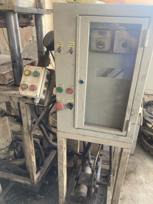 Хидравлична преса за вулканизация