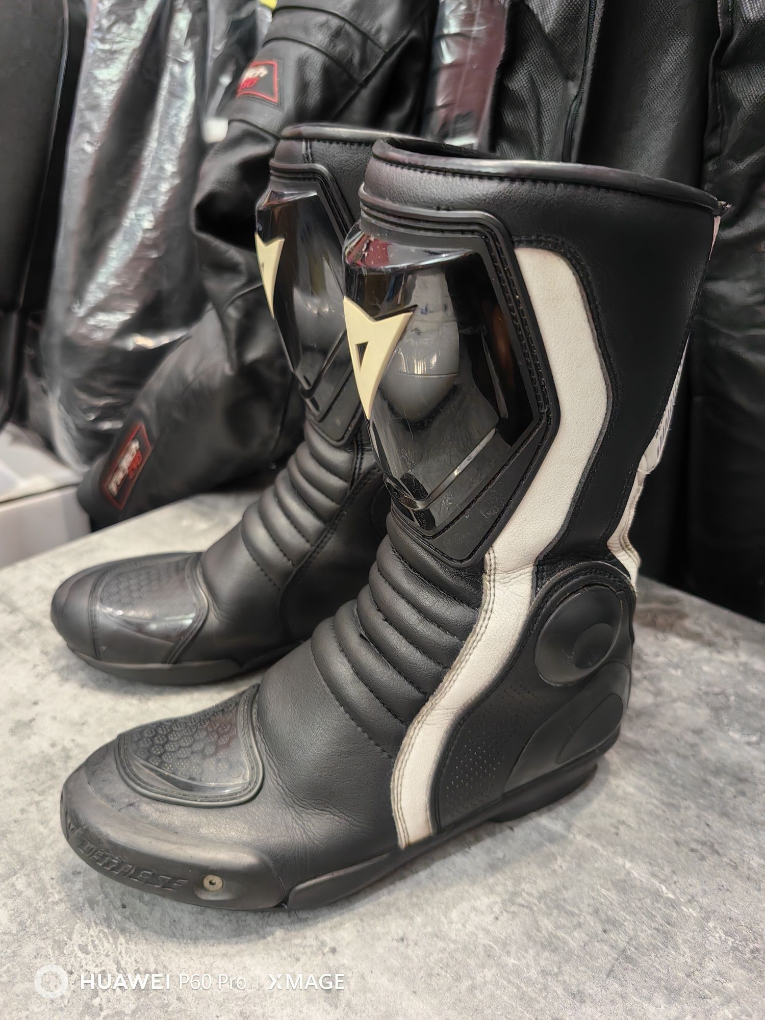 Мото ботуши Dainese номер 38
Номер 38