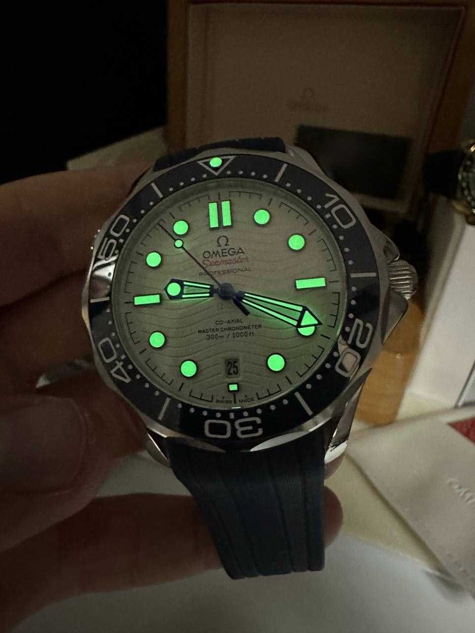 Omega Seamaster Diver 300m blue-white dial