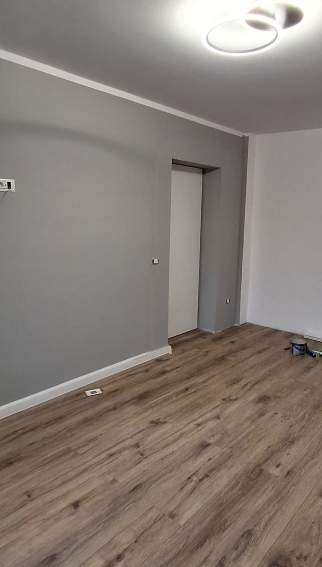 Executăm RENOVĂRI COMPLETE: Termopane,  Zugrăveli, parchet gresie