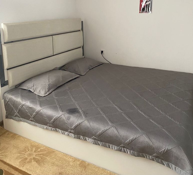 Спальный кровать