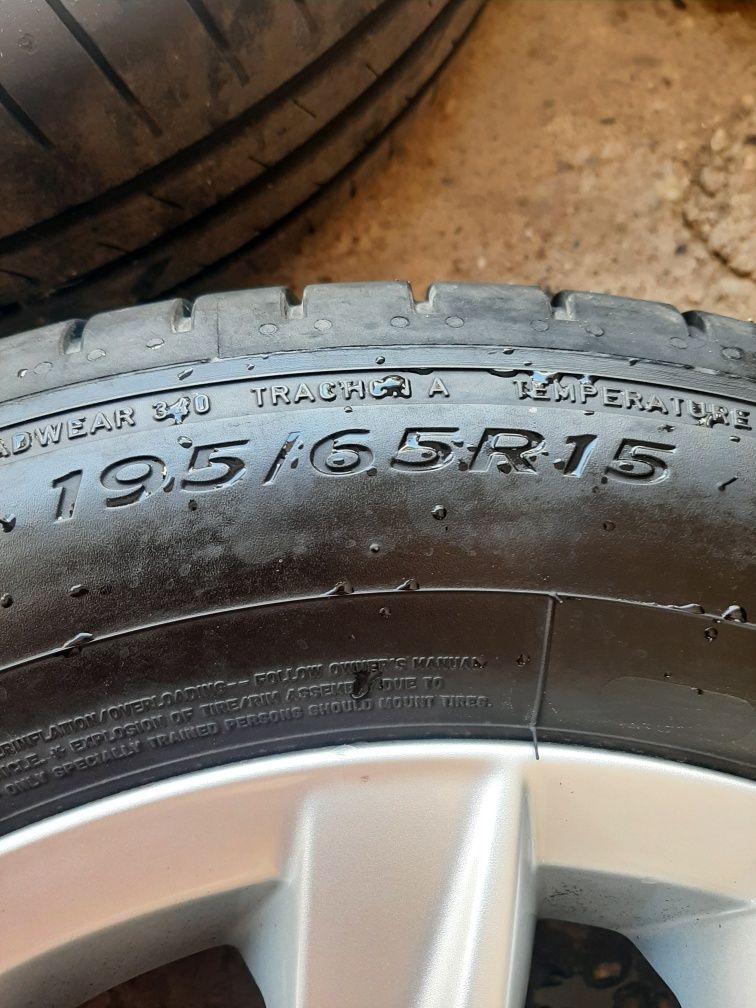 Jante aliaj cu anvelope vara 5 × 112 R 15