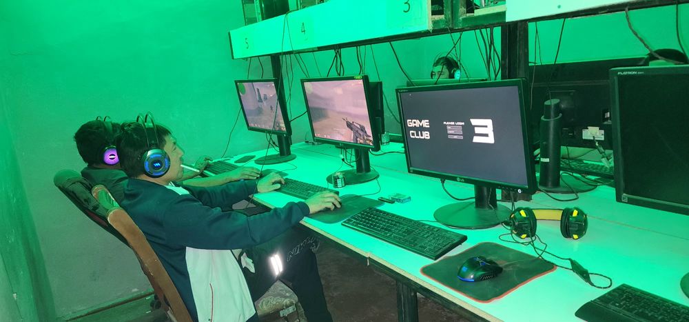 Xolati yaxshi hamma narsasi iwliydi kami bor