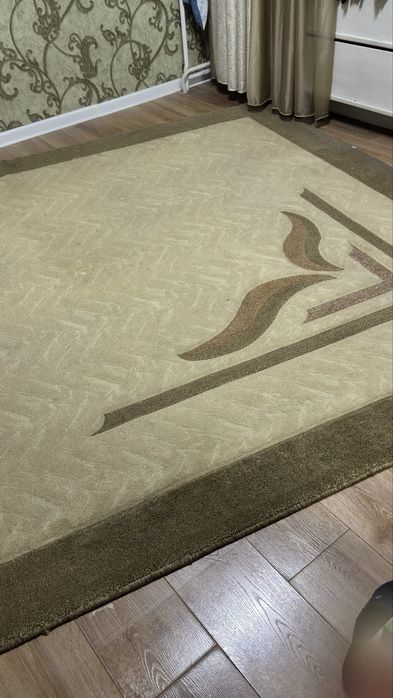 Продам ковер срочно