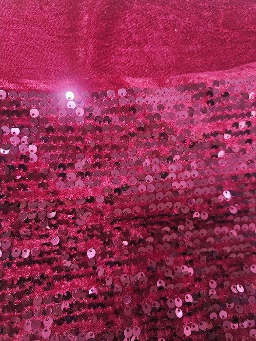Ткань с пайетками на основе бархата.