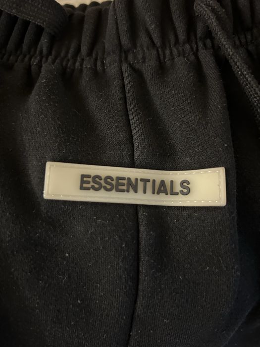Pantaloni Essentials M