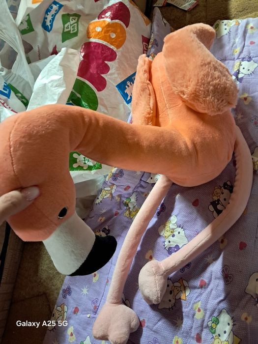 Vand plușuri frumoase